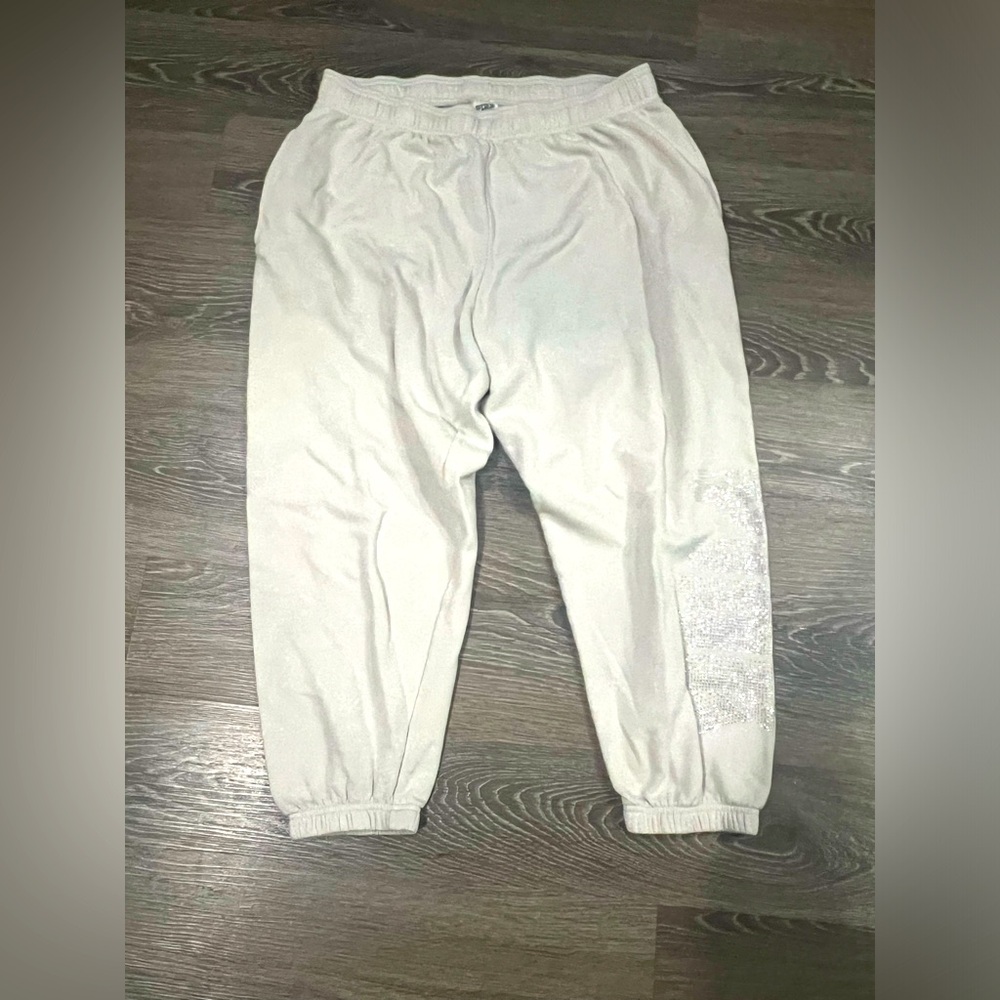 Victoria’s Secret PINK Sweats. Bling Logo on side.